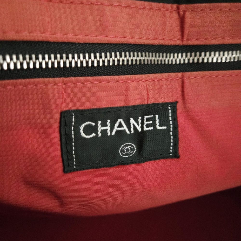 Authentic CHANEL Travel Line Medium Tote Weekender Travel Overnight Carryon - Picture 14 of 16